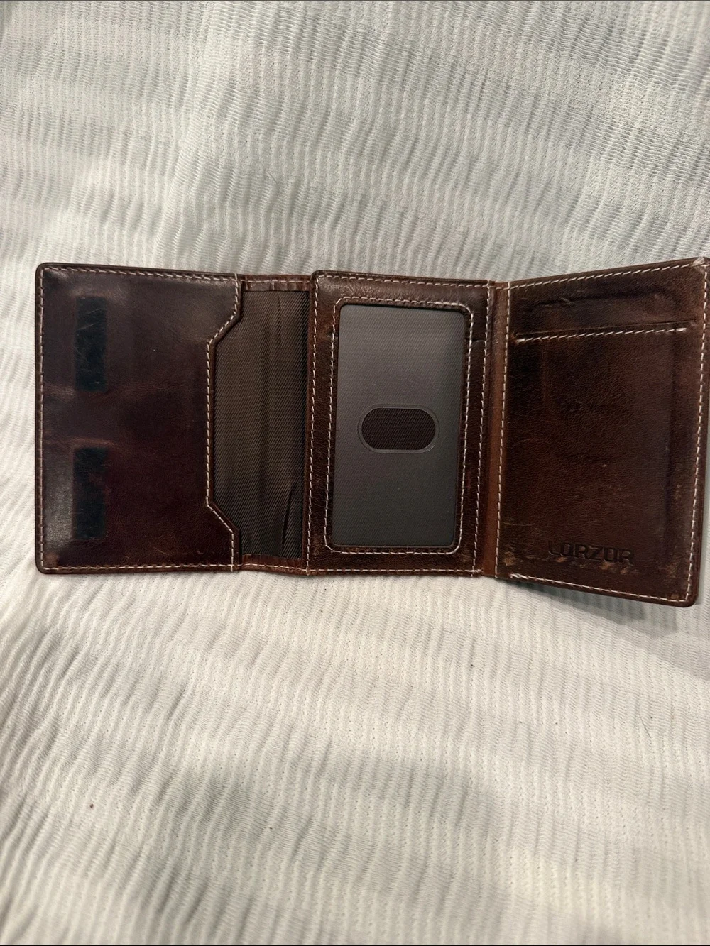 New w out tags Lorzor AirTag premium Leather billfold wallet